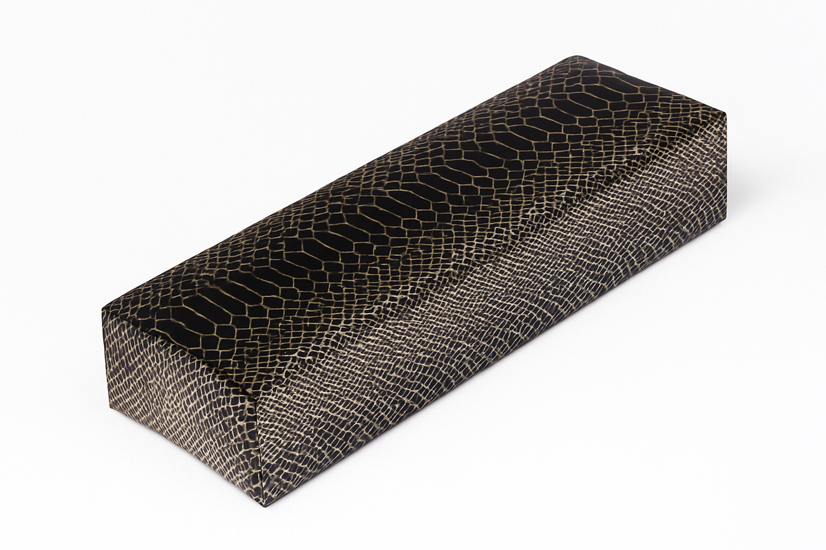 Classic Manicure Hand Rest - Black &amp; Gold
